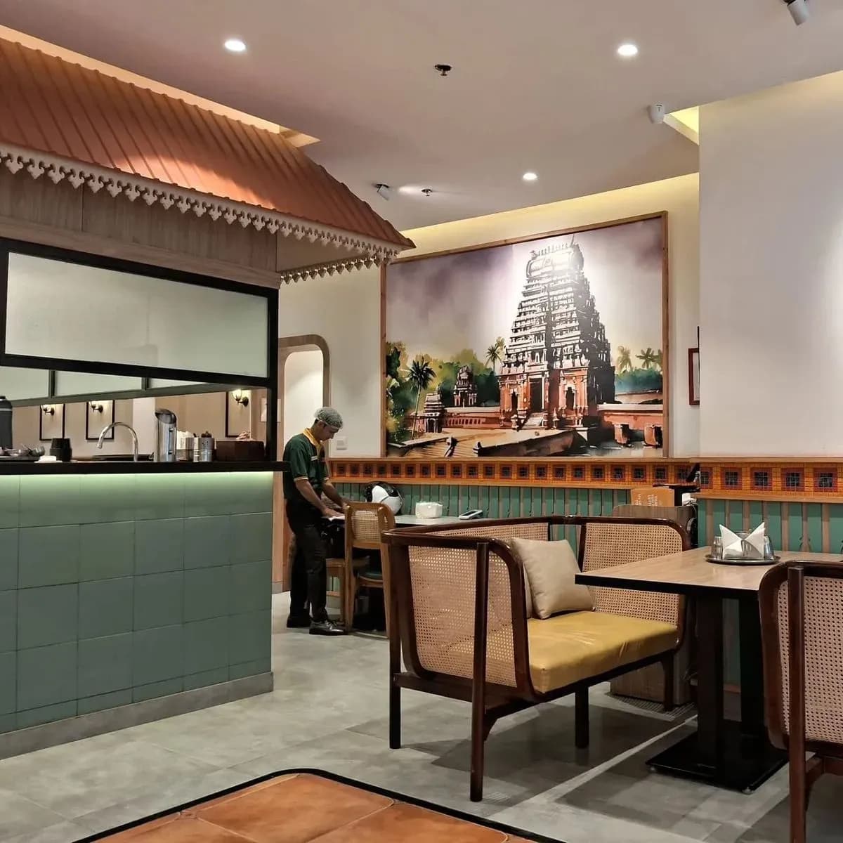 Restaurant inside